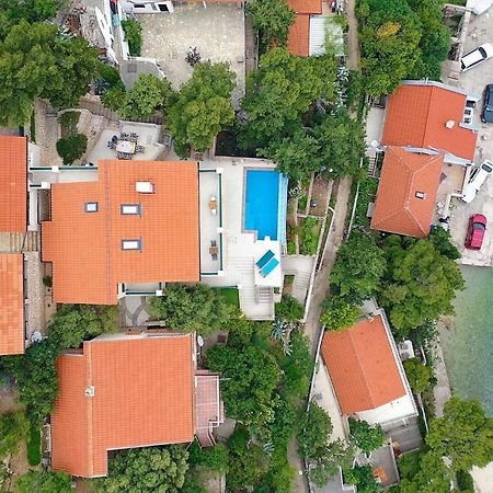 Villa Relax , With Seaview And Two Pools Near Beach Starigrad  Exterior photo