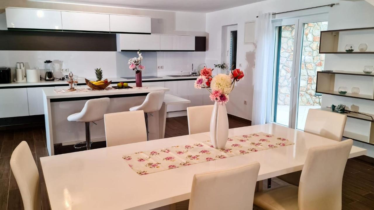 Villa Relax , With Seaview And Two Pools Near Beach Starigrad  Exterior photo