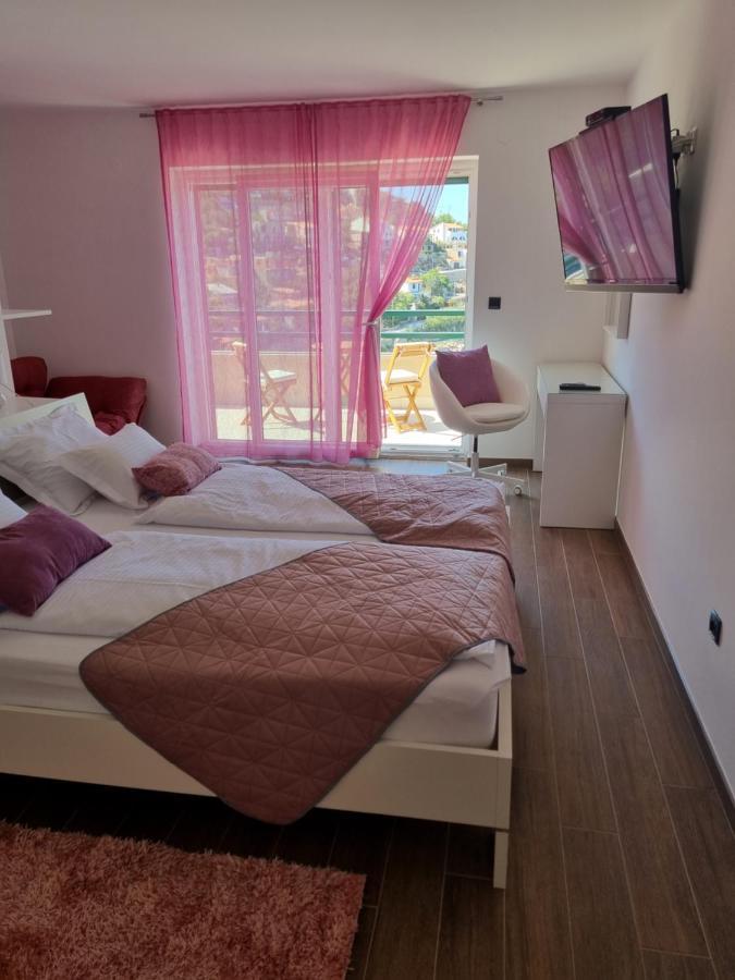 Villa Relax , With Seaview And Two Pools Near Beach Starigrad  Exterior photo